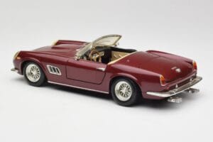 Ferrari 250 GT California Rouge Hot Wheels 1:18 3401158 Métal — image 7 sur 8