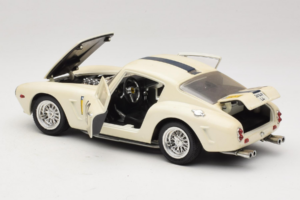 Ferrari 250 GT SWB Berlinette #19 Tour de France Automobile 1961 Eagles Race 1:18 6500 Métal — image 5 sur 8