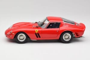 Ferrari 250 GTO London Show Rouge CMC 1:18 M-256 Métal — image 3 sur 6