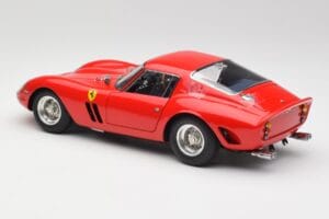 Ferrari 250 GTO London Show Rouge CMC 1:18 M-256 Métal — image 5 sur 6