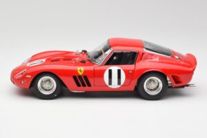 Ferrari 250 GTO #11 J. Surtees / M. Parkes Paris 1000km 1962 CMC 1:18 M-249 Métal — image 3 sur 6