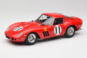 Ferrari 250 GTO #11 J. Surtees / M. Parkes Paris 1000km 1962 CMC 1:18 M-249 Métal
