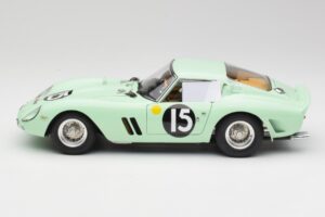 Ferrari 250 GTO #15 S. Moss / G. Hill Goodwood 1962 CMC 1:18 M-247 Métal — image 3 sur 6