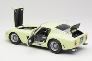 Ferrari 250 GTO #15 S. Moss / I. Ireland Goodwood Tourist Trophy Winner 1962 Kyosho 1:18 08438C Métal — image 5 sur 8