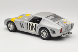 Ferrari 250 GTO #172 L. Bianchi / G. Berger Tour de France 1962 Argent Édition Limitée Bburago 1:18 3011-S1 Métal — image 7 sur 8