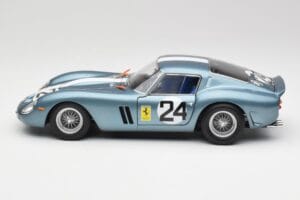 Ferrari 250 GTO #24 P. Rodriguez 12 Hours of Sebring GT3.0 Winner 1962 Kyosho 1:18 08438D Métal — image 4 sur 8