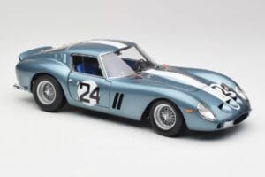 Ferrari 250 GTO #24 P. Rodriguez 12 Hours of Sebring GT3.0 Winner 1962 Kyosho 1:18 08438D Métal — image 6 sur 8