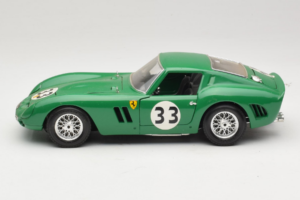 Ferrari 250 GTO #33 Vert Bburago 1:18 3011-G1 Métal — image 4 sur 8