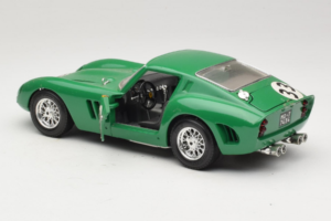 Ferrari 250 GTO #33 Vert Bburago 1:18 3011-G1 Métal — image 5 sur 8