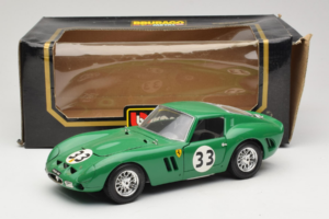 Ferrari 250 GTO #33 Vert Bburago 1:18 3011-G1 Métal — image 8 sur 8