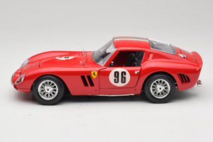 Ferrari 250 GTO #96 Rouge 1962 Bburago 1:18 3011-N1 Métal — image 4 sur 8