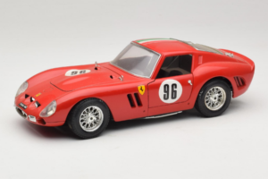 Ferrari 250 GTO #96 Rouge Drapeau Italien 1962 Bburago 1:18 3011-P2 Métal
