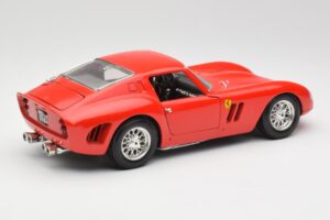 Ferrari 250 GTO Rouge Bburago 1:18 3011 Métal — image 3 sur 8
