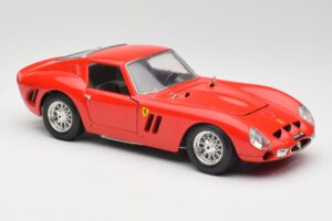Ferrari 250 GTO Rouge Bburago 1:18 3011 Métal — image 6 sur 8