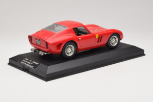 Ferrari 250 GTO Rouge Replacement Stand Exclusive Cars 1:18 EC005 Métal — image 3 sur 8