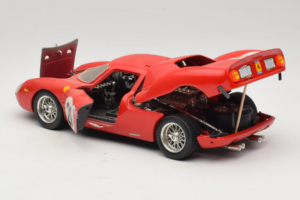 Ferrari 250 LM #21 M. Gregory / J. Rindt 24 Hours of Le Mans 1965 Bburago 1:18 3033-P2 Métal — image 5 sur 8
