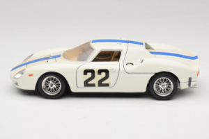 Ferrari 250 LM #22 Blanc 1965 Bburago 1:18 3333-W1 Métal — image 4 sur 8