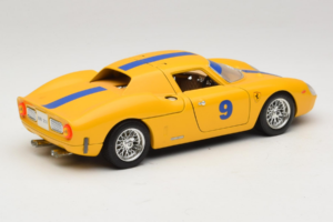 Ferrari 250 LM #9 Jaune 1965 Bburago 1:18 3033-Y1 Métal — image 3 sur 8