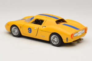 Ferrari 250 LM #9 Jaune 1965 Bburago 1:18 3033-Y1 Métal — image 7 sur 8