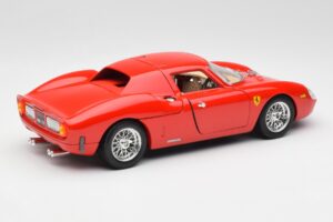Ferrari 250 Le Mans Rouge Bburago 1:18 3033 Métal — image 3 sur 8