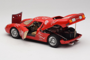 Ferrari 250 LM Rouge Blanc Essen Autographs Édition Limitée Bburago 1:18 3033-P4 Métal — image 5 sur 8