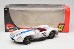 Ferrari 250 Testa Rossa #22 P. Hill / O. Gendebien 24 Hours of Le Mans 1958 Hot Wheels 1:18 29755 Métal — image 8 sur 8