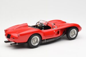 Ferrari 250 Testa Rossa Pontoon Fender Rouge CMC 1:18 M-071 Métal — image 2 sur 6