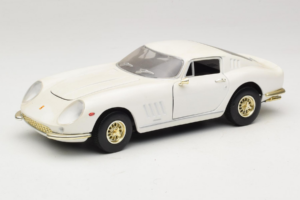 Ferrari 275 GTB/4 Blanc ERTL 1:18 7493 Métal