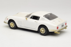 Ferrari 275 GTB/4 Blanc ERTL 1:18 7493 Métal — image 7 sur 8