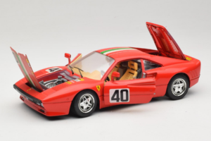 Ferrari 288 GTO #40 Rouge Drapeau Italien 1984 Bburago 1:18 3027-P1 Métal — image 2 sur 8