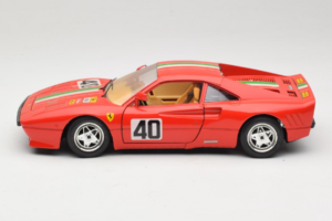 Ferrari 288 GTO #40 Rouge Drapeau Italien 1984 Bburago 1:18 3027-P1 Métal — image 4 sur 8