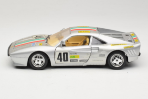 Ferrari 288 GTO #40 Argent 1984 Bburago 1:18 3027-S1 Métal — image 4 sur 8