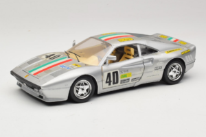 Ferrari 288 GTO #40 Argent 1984 Bburago 1:18 3027-S1 Métal