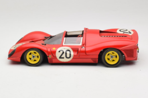 Ferrari 330 P4 #20 Rouge 1967 Revell 1:18 48822-P1 Métal — image 4 sur 8