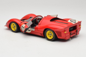 Ferrari 330 P4 #20 Rouge 1967 Revell 1:18 48822-P1 Métal — image 5 sur 8