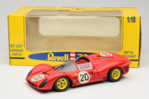 Ferrari 330 P4 #20 Rouge 1967 Revell 1:18 48822-P1 Métal — image 8 sur 8