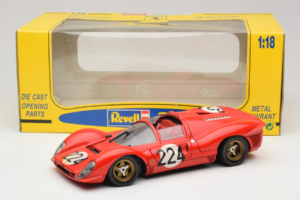 Ferrari 330 P4 #224 Rouge 1967 Revell 1:18 48825-P2 Métal — image 7 sur 7