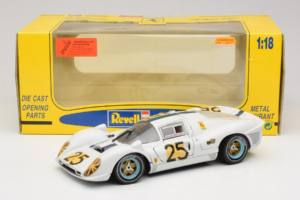 Ferrari 330 P4 #25 Blanc Revell 1:18 48845 Métal — image 8 sur 8