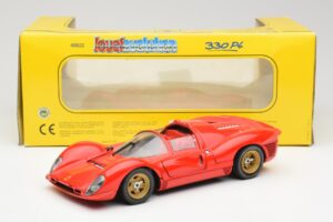 Ferrari 330 P4 Rouge 1967 Revell 1:18 48822 Métal — image 8 sur 8
