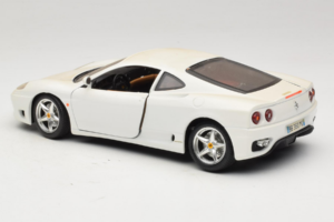 Ferrari 360 Modena Blanc Bburago 1:18 3368-W1 Métal — image 7 sur 8