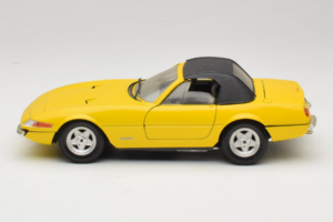 Ferrari 365 GTS/4 Daytona Cabriolet Jaune Techno Giodi 1:18 740028 Métal — image 4 sur 8