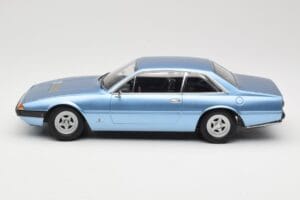 Ferrari 365 GT4 2+2 Bleu KK-Scale 1:18 KKDC180162 Métal — image 3 sur 6