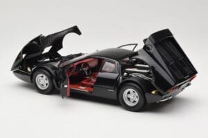 Ferrari 365 GT4/BB Noir Kyosho 1:18 08173K Métal — image 5 sur 8