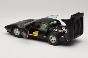 Ferrari 365 GT4 BB Noir Chrono 1:18 CH002 Métal — image 5 sur 8