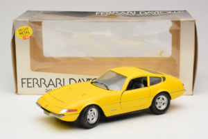 Ferrari 365 GTB/4 Daytona Jaune Techno Giodi 1:18 40011-Y1 Métal — image 7 sur 7