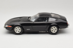 Ferrari 365 GTB/4 Daytona Noir Techno Giodi 1:18 40011-B2 Métal — image 4 sur 8