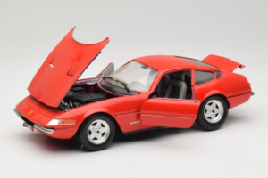 Ferrari 365 GTB/4 Daytona Rouge Techno Giodi 1:18 40011-P2 Métal — image 2 sur 8