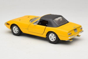 Ferrari 365 GTS Jaune Avec Toit Noir Solido 1:18 8018 Métal — image 7 sur 8