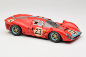 Ferrari 412P #23 W. Mairesse / J. Beurlys Le Mans 1967 Rouge Revell 1:18 48826 Métal — image 6 sur 8
