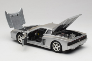 Ferrari 512 TR Argent Mira 1:18 6178-B1 Métal — image 5 sur 8